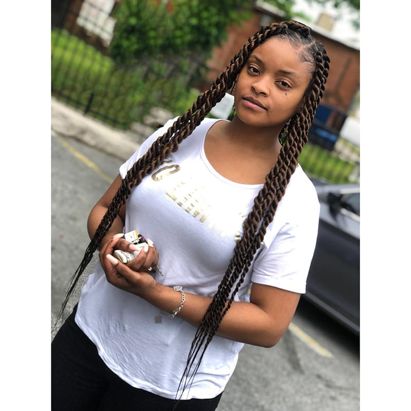 Long Twisted Braids with Different Colors