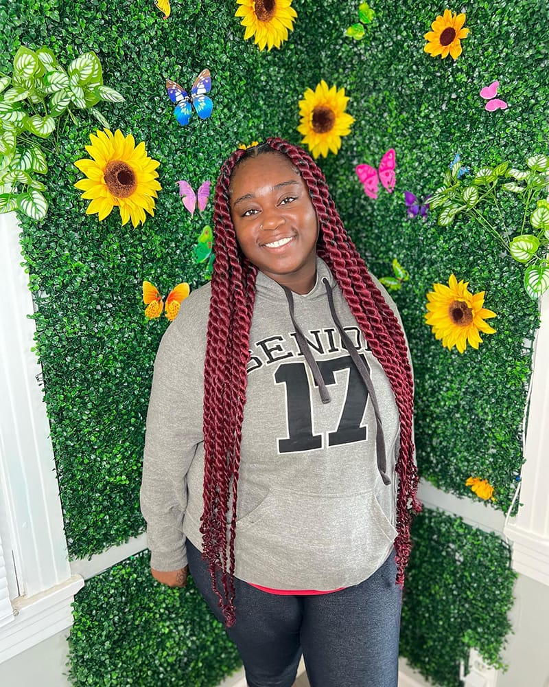 Long Twisted Braids with Different Colors